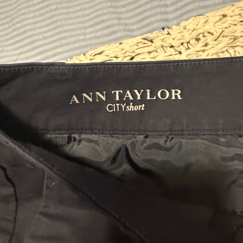 Ann Taylor City Short - Picture 3 of 5